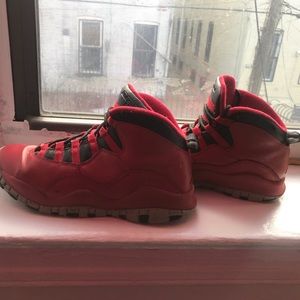 RED AIR JORDAN 10s GRADESCHOOL ( rare)